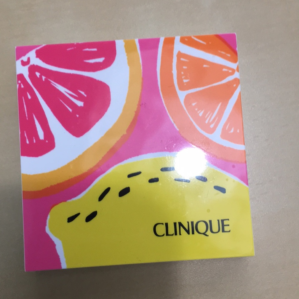 CLINIQUE eyeshadow palette NEVER USED